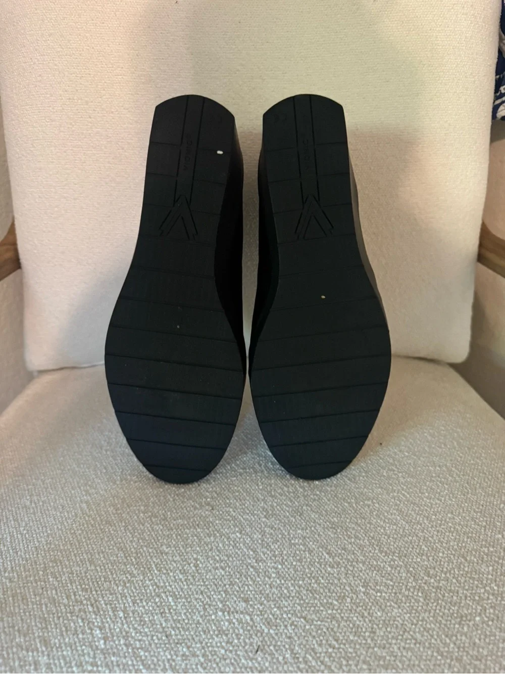 Vionic Black Suede Wedge Pumps